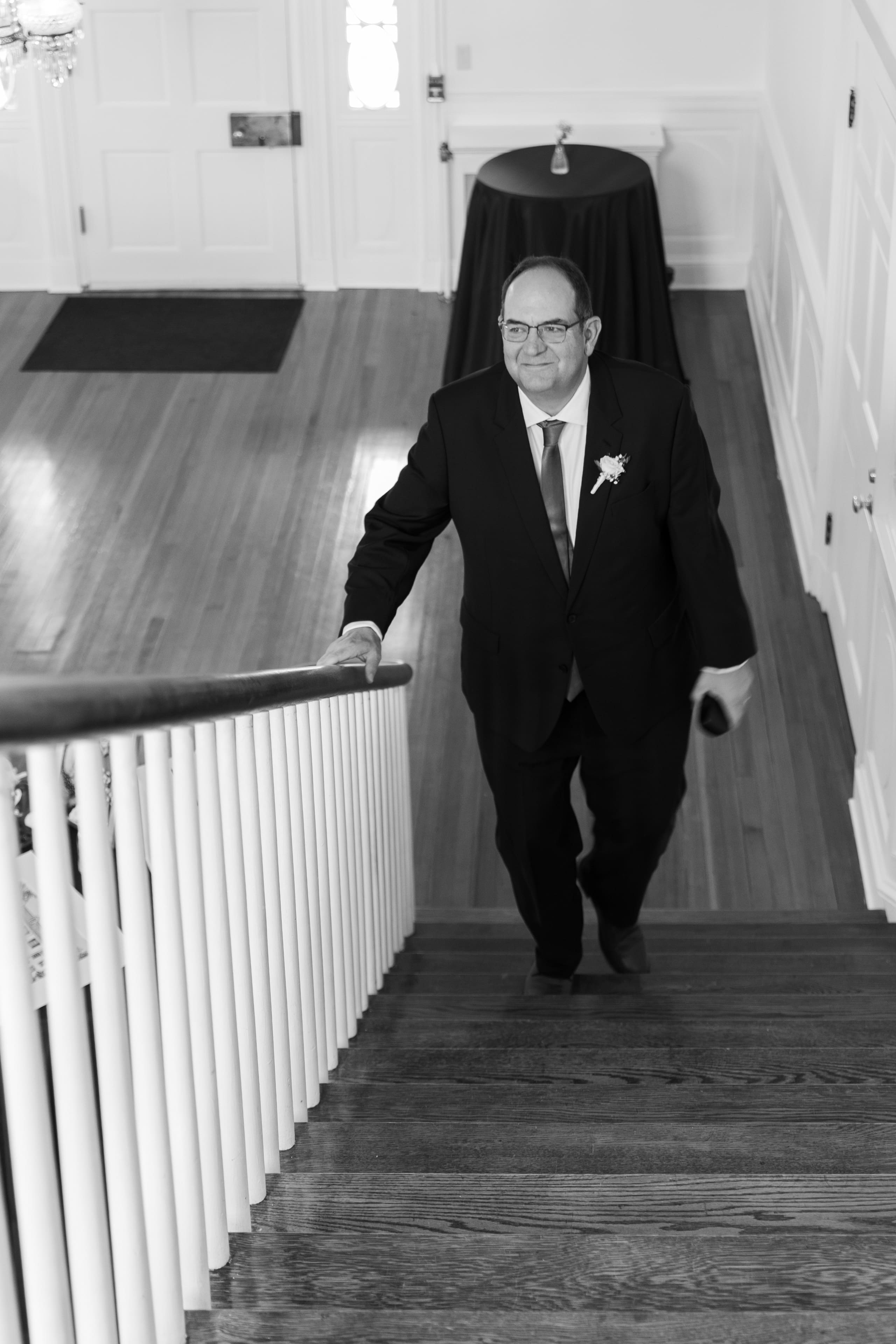 Dad first look bride rust manor